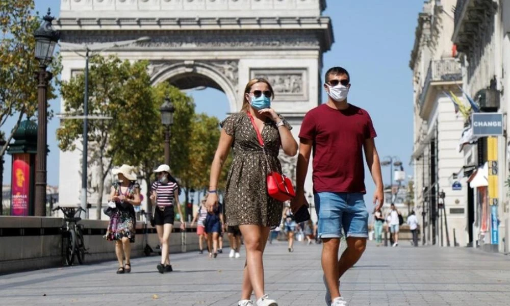 Γαλλία: Αρνητικό ρεκόρ κρουσμάτων με 217.000 μολύνσεις